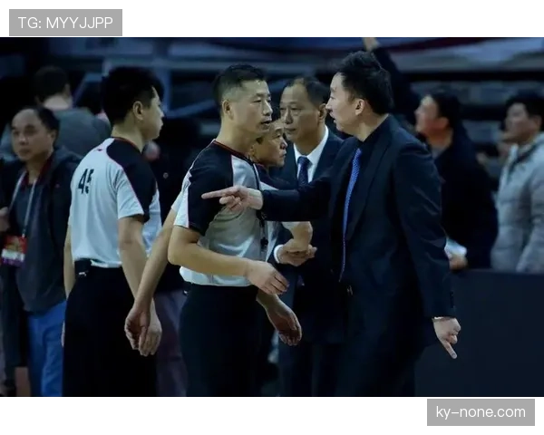 球员犯规离场规则解析：各联赛累计犯规判罚标准有何不同？